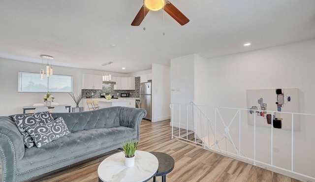 Spacious Vegas Retreat Close to Strip Sleep 12 in Las Vegas
