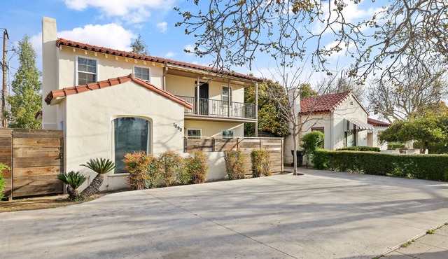 Spanish Revival Tulare near the Sequoias| next to HWY99