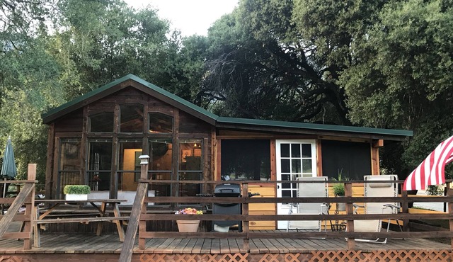 Stargazer Chalet, Two Bedroom Cabin with Wifi