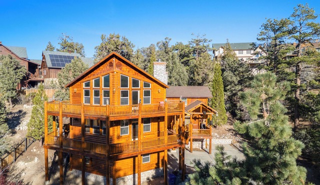 Starlight Retreat by AvantStay | Gorgeous Log Style Home w/Incredible Views!