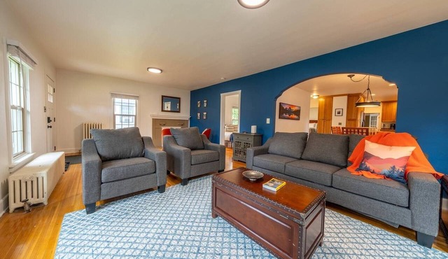 Steps to Manito Park | Home + Private Suite in Spokane