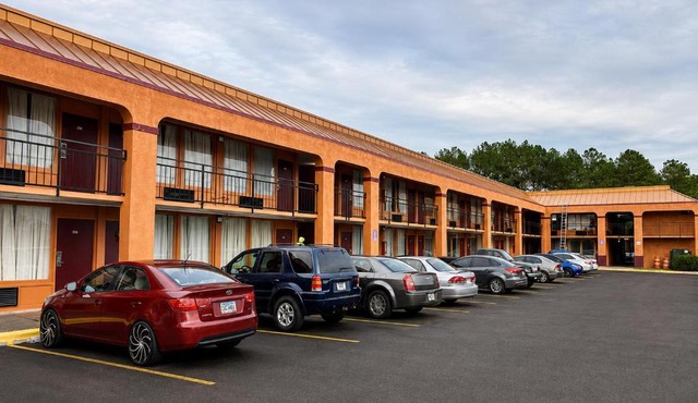Studio Lodge Macon in Macon