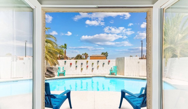 STUNNING 5 BDR HOUSE W/ HEATED POOL, FOR 10 GUESTS