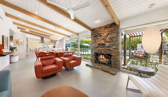 Stunning, Modern Twin Palms 5 Bedroom