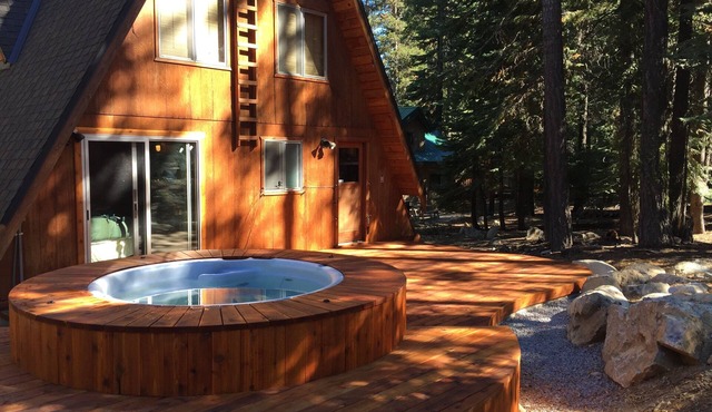 Stunning Tahoe A-Frame w/hot tub - Chambers Private Beach Access
