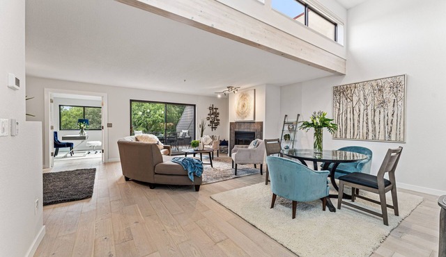 Stylish Downtown 2BR Condo in West End in Boulder