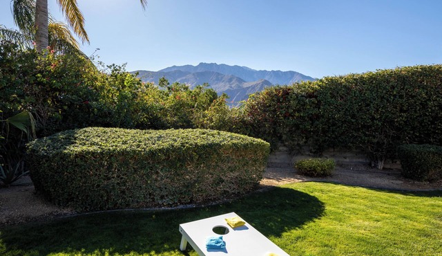Stylish Palm Springs Home Pool and Spa Views