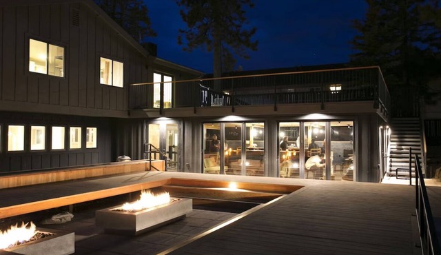 Stylish Tahoe Lodge w/Outdoor Fire Pit & S'mores Fun