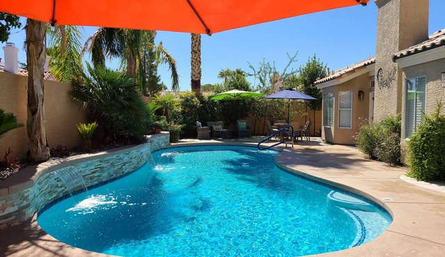 Summer in Vegas! Private Pool, Peaceful Area, Minutes to the Strip/5*