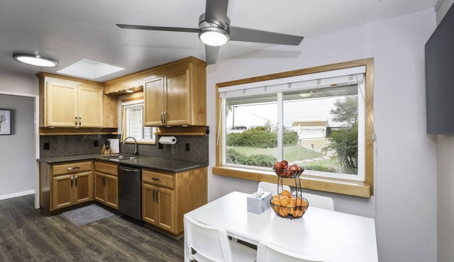 Sun-lit, Luxurious 3BR Home ideal for families