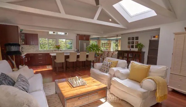 Sunny Home in the Heart of San Anselmo