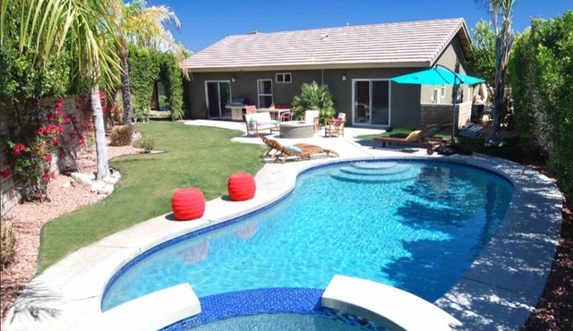 Sunsplashed, Fully Renovated Palm Springs Modern with Pool, Spa, Fire Pit