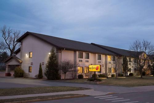 Super 8 by Wyndham Ithaca in Ithaca