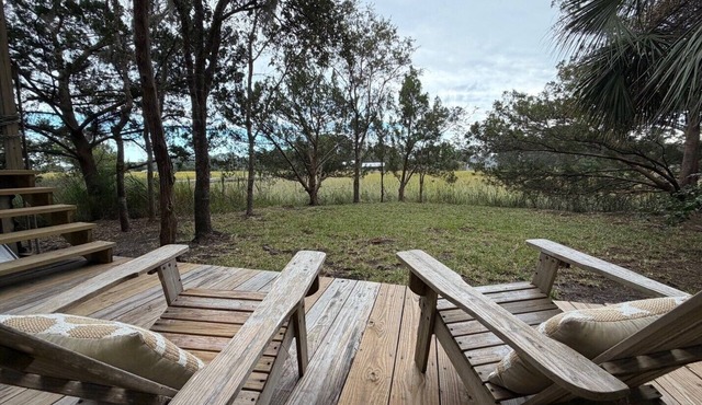 Super Unique, Private, Overlooking the Marsh in Savannah