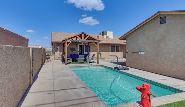 Swim, Grill & Chill: Lake Havasu City Getaway