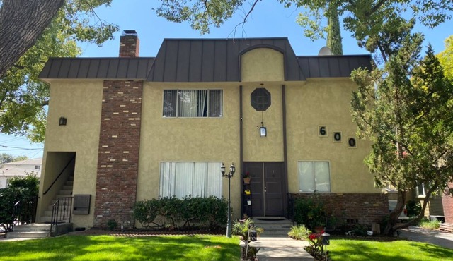 t Brand new floors, dishwasher, stove, oven, hood, baths & 1 mile walk to Mall.