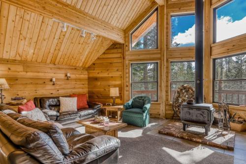Terrific Mountain Escape with Wood-Burning Fireplace Easy Ski Access