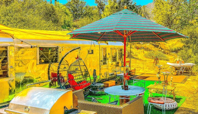 The 1963 Silver Streak – Retro Glam Retreat