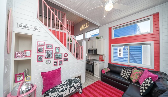 The Boozy Bungalow at Roadrunner Resort