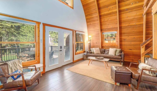 The Canoe Cabin in Incline Village