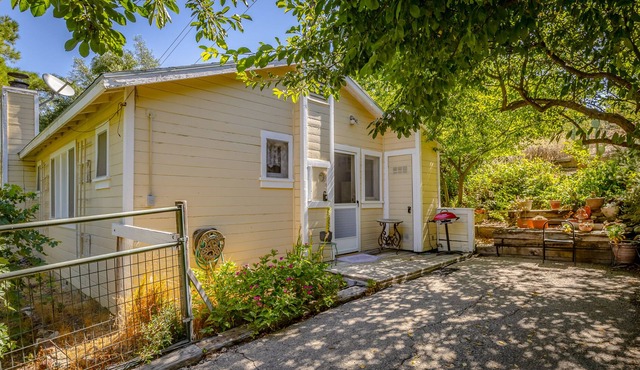 The Cottage Guest House | Cottage in Paso Robles near wineries