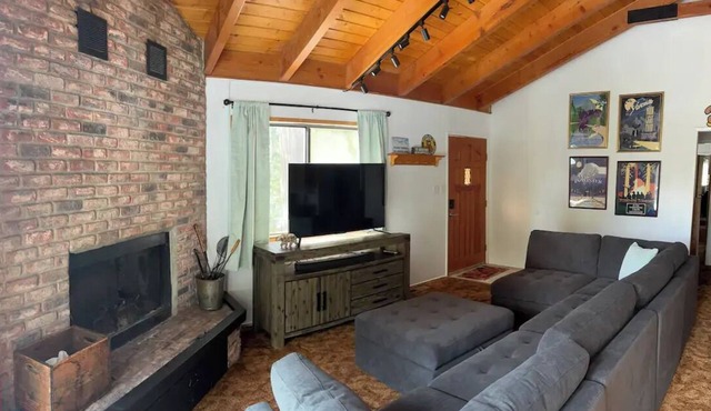 The cozy cabin!