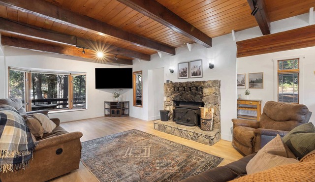 The Herold's Shaver Lake Retreat | BBQ, Fire pit+