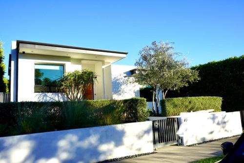 The Hollywood House