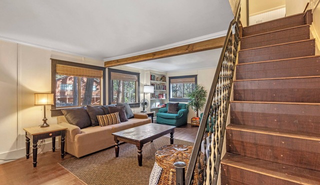 The Little Cabin - Cozy and Minutes to Ski Resort