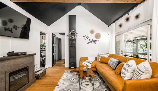 The Look-Out! A Boho Cabin With AC Fast Wi-fi