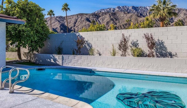 The Marlon Blando House - Mid-Century Magic: Private Palm Springs Retreat with Stunning Views