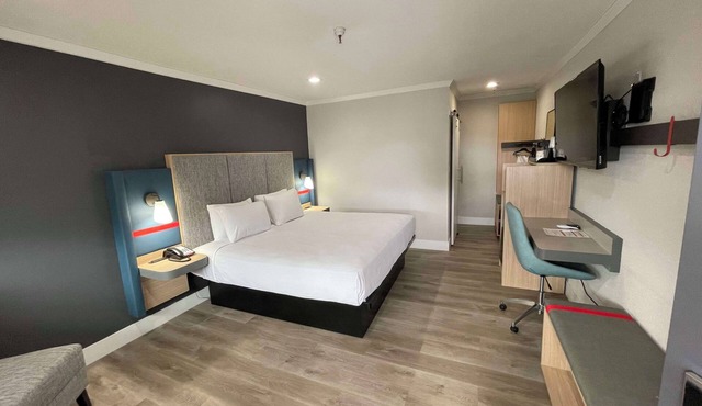 The Midtowner Hotel, SureStay Collection by Best Western