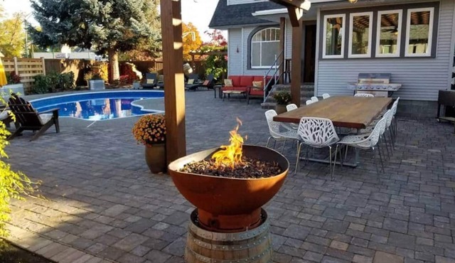 The Oasis Downtown 3 BR with Pool in Walla Walla