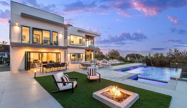 The Pinnacle 6BD Lux Estate w/Panoramic Views