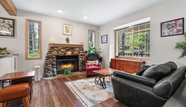The River Rock House | Deck-BBQ-Trails | Sleeps 6