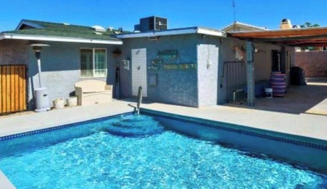 The Rusty Road Runner-Spacious 4-bedroom house in superb Lake Havasu City