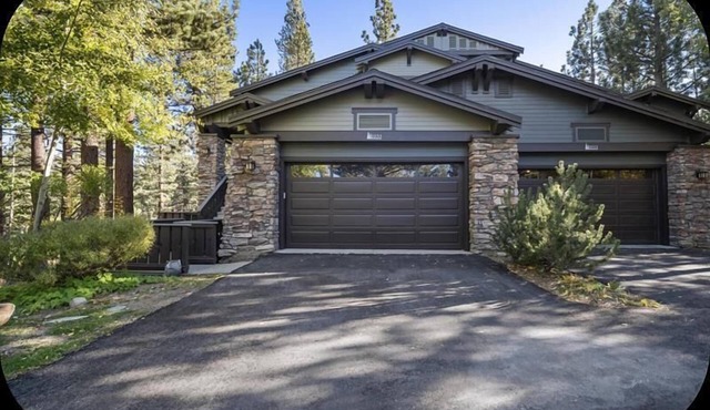 The Timbers Townhome #1021- Grand 4 Bedrooms Plus Den, Private Spa, washer/dryer, WIFI