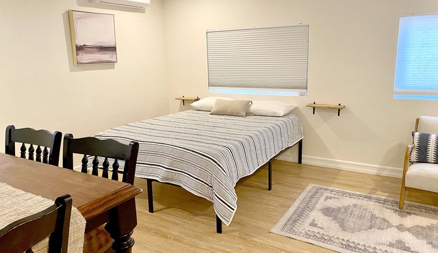 Thousand Oaks Studio Guest Cottage