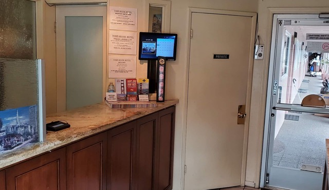 Townhouse Motel