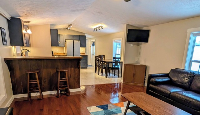 Trailside Retreat Minutes from 500 Acres of State Park in Dalton