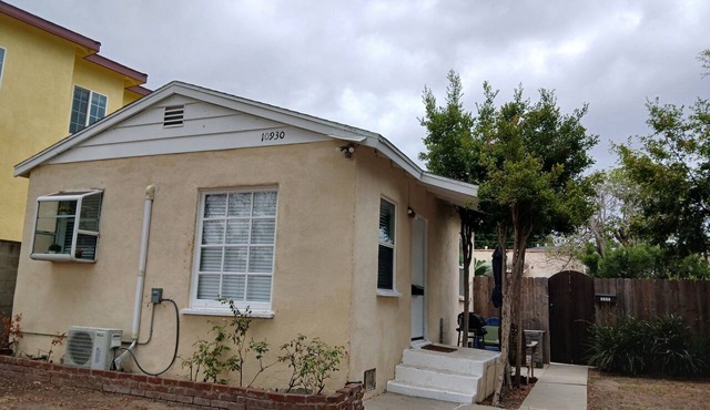 Tranquil 1-bedroom house in Culver City. Close to Beaches/UCLA/entertainments.