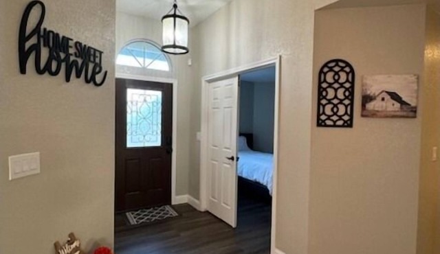 Tranquil Family Retreat with Downtown Nearby