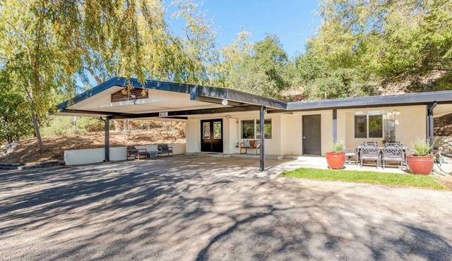Tranquil La Cañada Foothill Hideaway