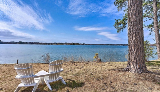 Tranquil Waterfront Cottage with Private Beach! in Reedville