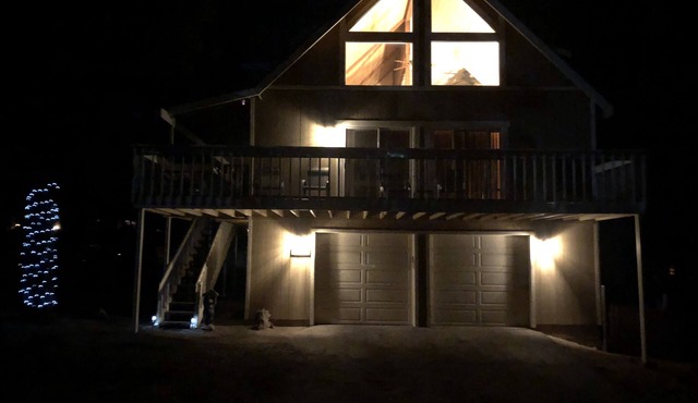 Tranquility in East Big Bear Valley - just minutes from where you wanna go!