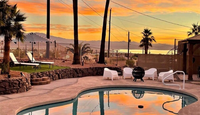 Trendy Getaway + Pool, Spa, Game Room, Views