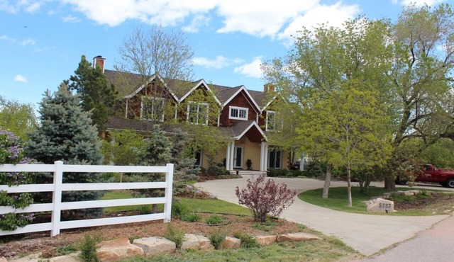 True Luxury Estate Perfect For Small Reunions Or A Family Get-Away in Boulder