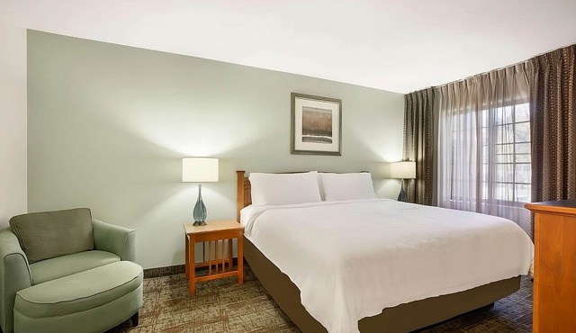 Two 2BR Suites w/Free Breakfast - Near Rancho Bernardo Attractions, Pool! in San Diego