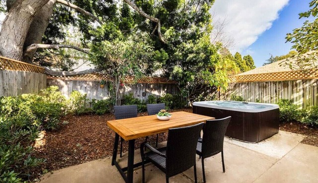 Two Story Apartment Near Beach