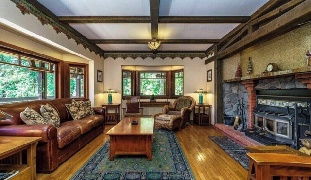 Ultimate family retreat in the Woods!